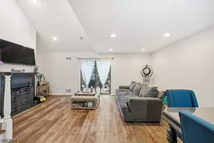 12 Mountain Ridge Rd, Bloomingdale, NJ 07403 - Photo 11