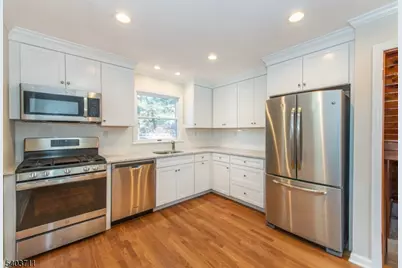 8 Abby Rd, Morris Township, NJ 07960 - Photo 5