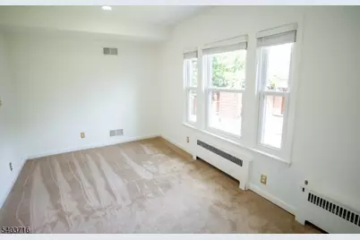 325 Valley Brook Ave, Lyndhurst Township, NJ 07071 - Photo 5