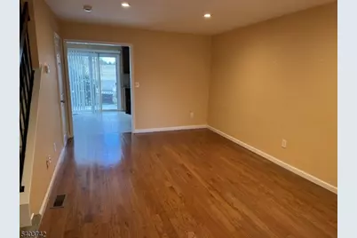 524 Cypress Ct, Raritan Township, NJ 08822 - Photo 3