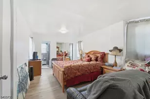 39 Hollywood Ave, Hillside, NJ 07205 - Photo 15