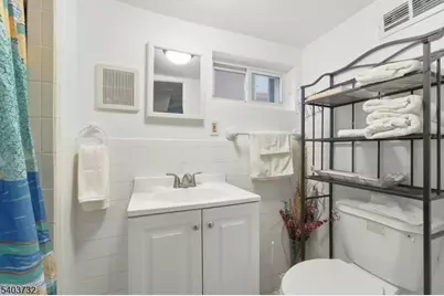 39 Hollywood Ave, Hillside, NJ 07205 - Photo 17