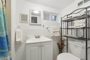 39 Hollywood Ave, Hillside, NJ 07205 - Photo 17