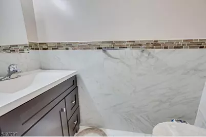 304 Maplecrest Rd, Edison Twp., NJ 08820 - Photo 23