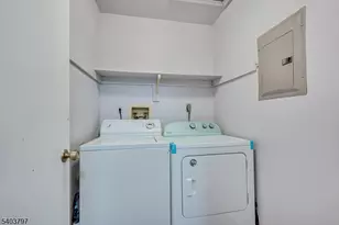 304 Maplecrest Rd, Edison Twp., NJ 08820 - Photo 31