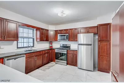 304 Maplecrest Rd, Edison Twp., NJ 08820 - Photo 19