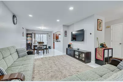 304 Maplecrest Rd, Edison Twp., NJ 08820 - Photo 13