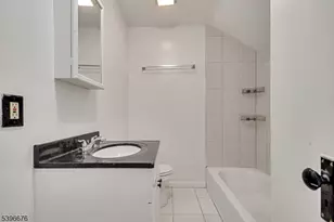 983 Colonial Ave, Union Township, NJ 07083 - Photo 11