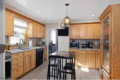 10 Trinity Pl, Kearny, NJ 07032 - Photo 7