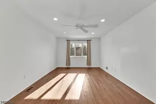 48 Edgefield Dr, Parsippany, NJ 07950 - Photo 11