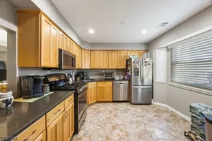 126 Leah Ct, South Brunswick Township, NJ 08810 - Photo 3