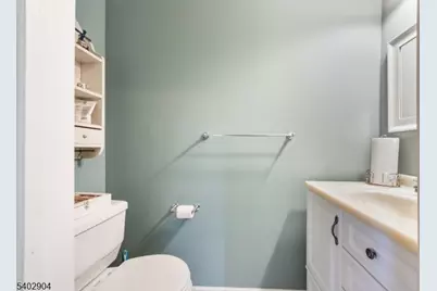 126 Leah Ct, South Brunswick Township, NJ 08810 - Photo 9