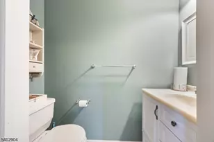 126 Leah Ct, South Brunswick Township, NJ 08810 - Photo 9