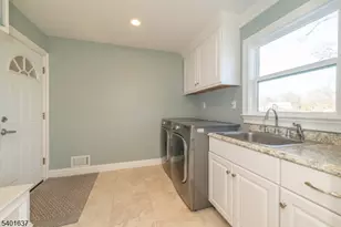 34 Templar Way, Parsippany, NJ 07054 - Photo 17