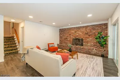 36 Yellow Brick Rd, Wayne Twp., NJ 07470 - Photo 7