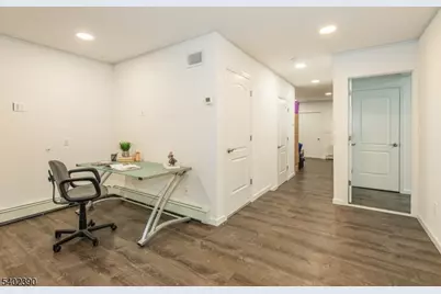 36 Yellow Brick Rd, Wayne Twp., NJ 07470 - Photo 37