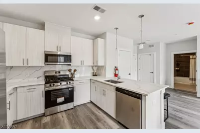 140 W Webster Ave #105, Roselle Park, NJ 07204 - Photo 9