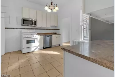 564 Hudson Ave, Weehawken, NJ 07086 - Photo 3