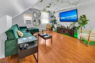 564 Hudson Ave, Weehawken, NJ 07086 - Photo 15