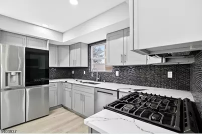 63 Scarlet Dr, Sayreville Boro, NJ 08859 - Photo 19