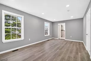 63 Scarlet Dr, Sayreville Boro, NJ 08859 - Photo 27