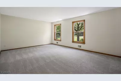 34 Willow Brook Ln, Clinton Township, NJ 08801 - Photo 7