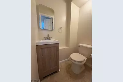 263 Kipp Ave, Hasbrouck Heights, NJ 07604 - Photo 17