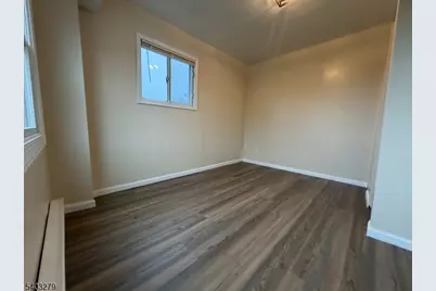 263 Kipp Ave, Hasbrouck Heights, NJ 07604 - Photo 11