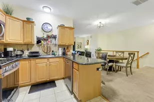 520 Victor St, Saddle Brook Township, NJ 07663 - Photo 5