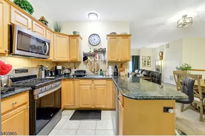 520 Victor St #8, Saddle Brook Township, NJ 07663 - Photo 7