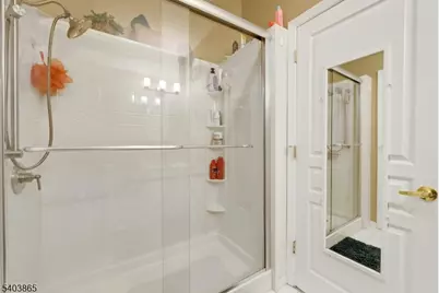 520 Victor St #8, Saddle Brook Township, NJ 07663 - Photo 17