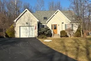 8 Holly Dr, Hamburg, NJ 07419 - Photo 3