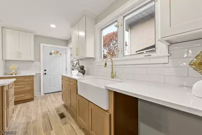 138-140 Monmouth Road, Elizabeth, NJ 07208 - Photo 5