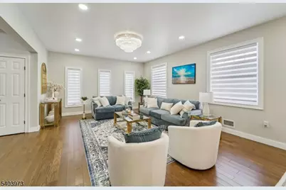 24 Holmes Ln, Wayne Twp., NJ 07470 - Photo 7