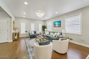 24 Holmes Ln, Wayne Twp., NJ 07470 - Photo 7