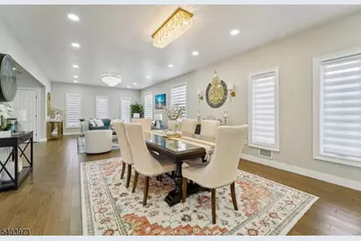 24 Holmes Ln, Wayne Twp., NJ 07470 - Photo 9