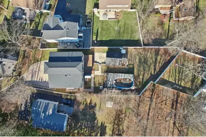 24 Holmes Ln, Wayne Twp., NJ 07470 - Photo 41