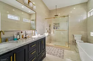 24 Holmes Ln, Wayne Twp., NJ 07470 - Photo 25