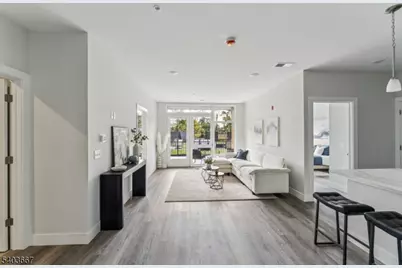 140 W Webster Ave #213, Roselle Park, NJ 07204 - Photo 1