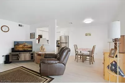 1004 Unicorn Way #2, Clifton, NJ 07011 - Photo 3