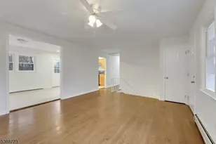 19 Courtland Dr, Wantage, NJ 07461 - Photo 5