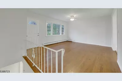 19 Courtland Dr, Wantage, NJ 07461 - Photo 3