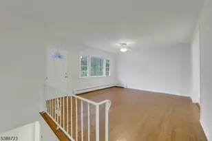 19 Courtland Dr, Wantage, NJ 07461 - Photo 3