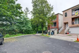 131 Schley St, Newark, NJ 07112 - Photo 29