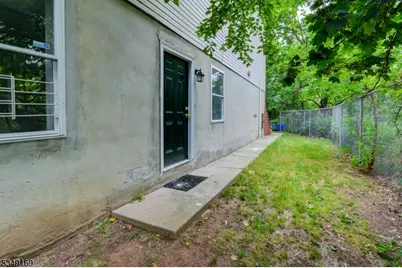 131 Schley St, Newark, NJ 07112 - Photo 25