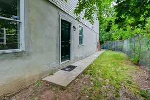 131 Schley St, Newark, NJ 07112 - Photo 25