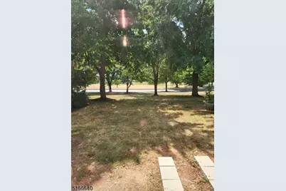 182 Scobee Ln, Franklin Township, NJ 08873 - Photo 17