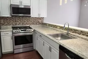 182 Scobee Ln, Franklin Township, NJ 08873 - Photo 3