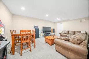 8 Hemingway Dr, Alexandria Township, NJ 08848 - Photo 31