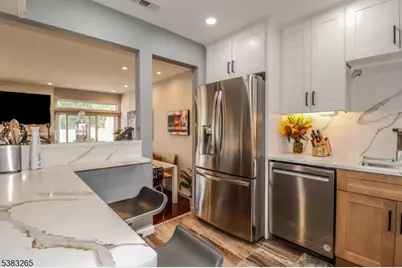 11 Borelle Sq, Sayreville Boro, NJ 08859 - Photo 7